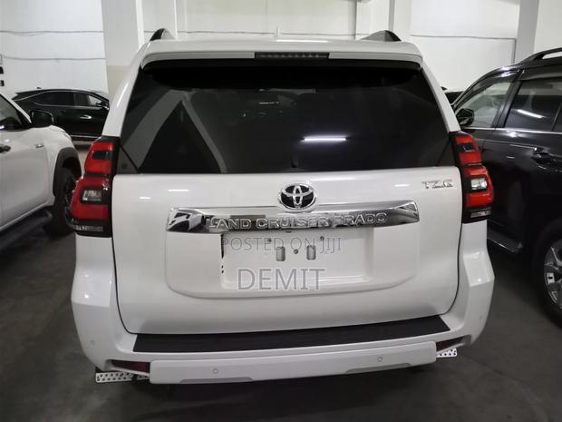 Toyota Land Cruiser Prado 2.8 2020 White