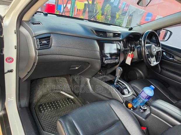 Nissan X-Trail 2.0 Petrol FWD 2018 White