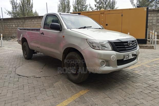 Toyota Hilux 2014 Silver