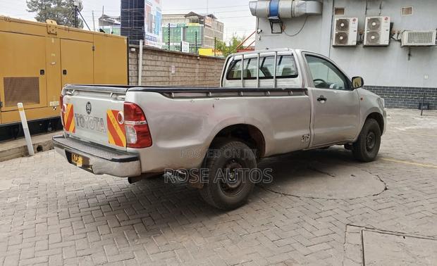 Toyota Hilux 2014 Silver