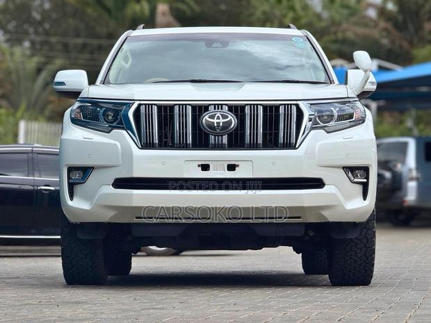 Toyota Land Cruiser Prado 2.8 2019 White
