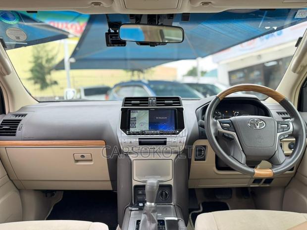 Toyota Land Cruiser Prado 2.8 2019 White