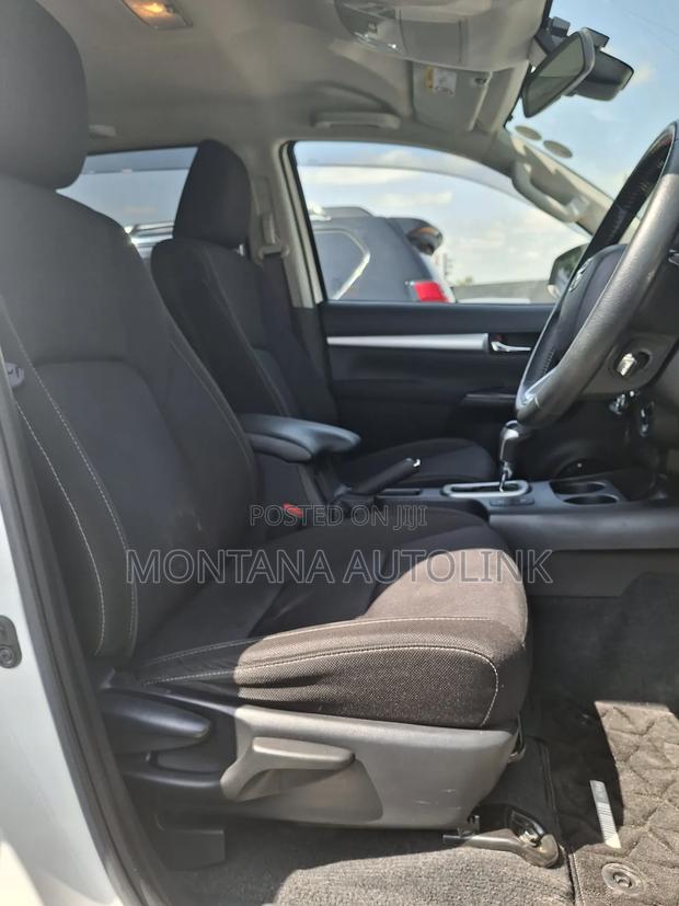 Toyota Hilux 2020 White