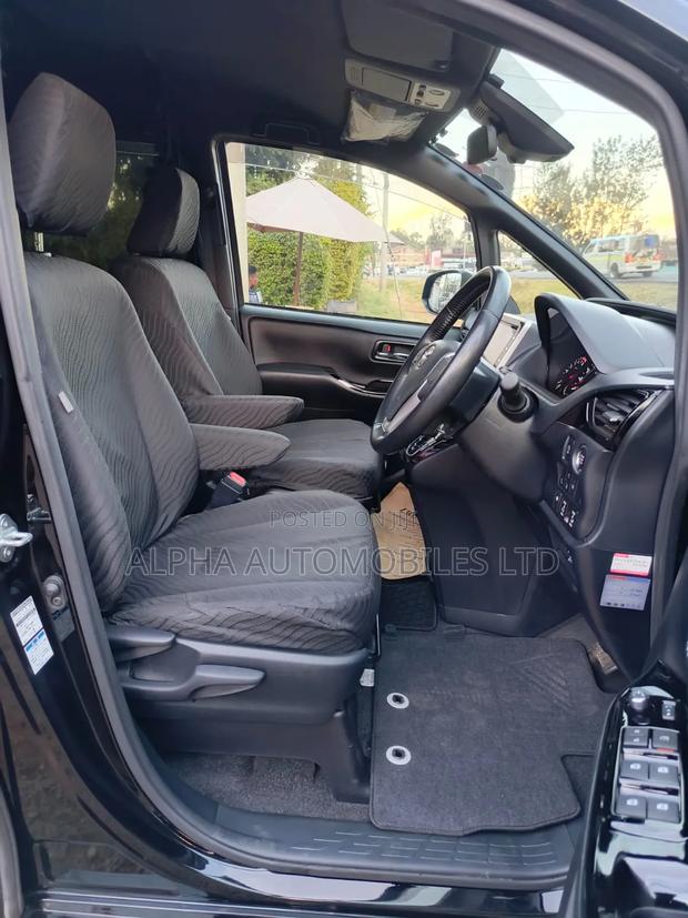 Toyota Noah 2.0 AWD (7 Seater) 2019 Black