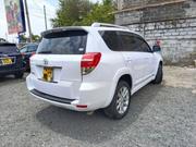 Toyota Vanguard 2011 White for sale