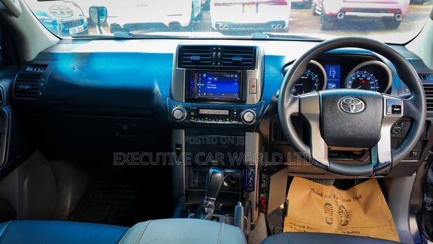 Toyota Land Cruiser Prado 2.7 i 2011 Black