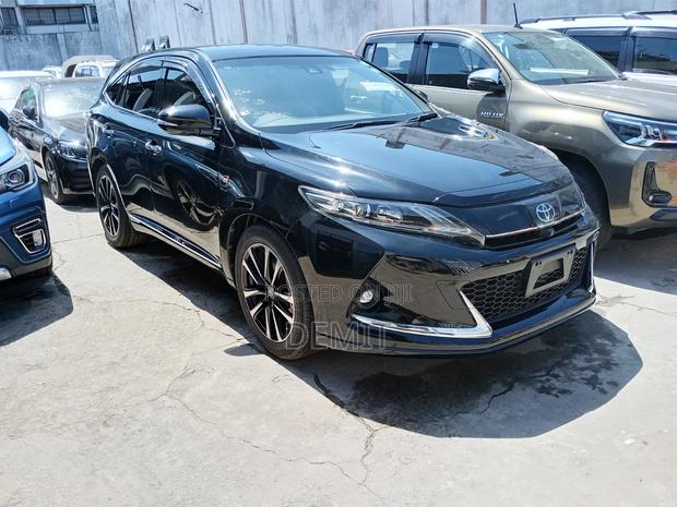 Toyota Harrier 2.0 4WD 2019 Black