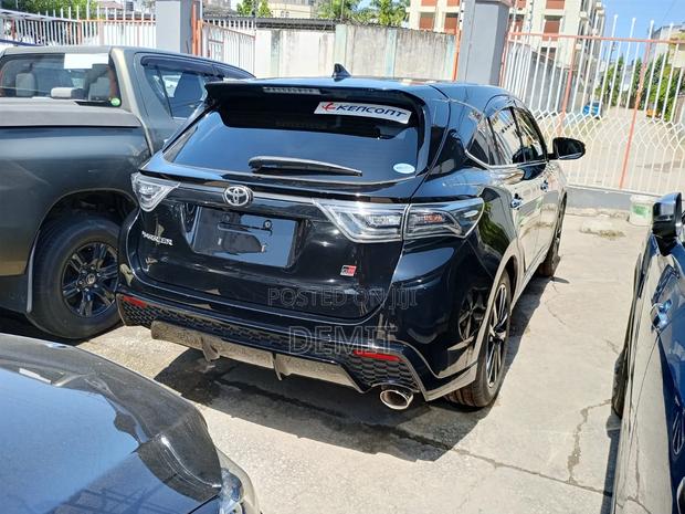 Toyota Harrier 2.0 4WD 2019 Black