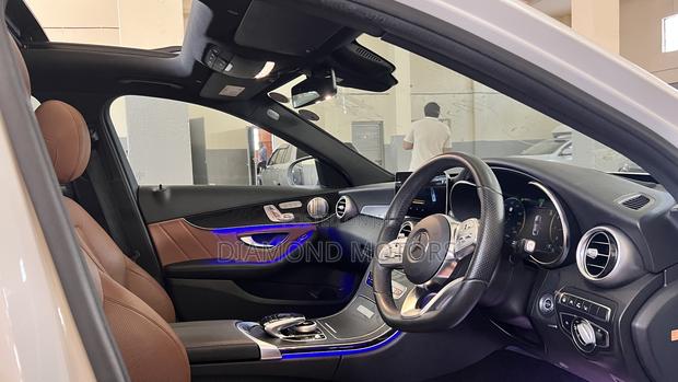 Mercedes-Benz C200 2020 Pearl