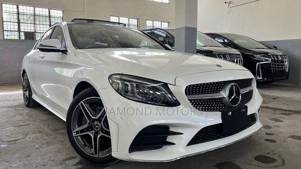 Mercedes-Benz C200 2020 Pearl
