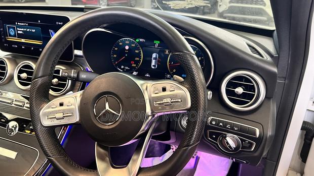 Mercedes-Benz C200 2020 Pearl