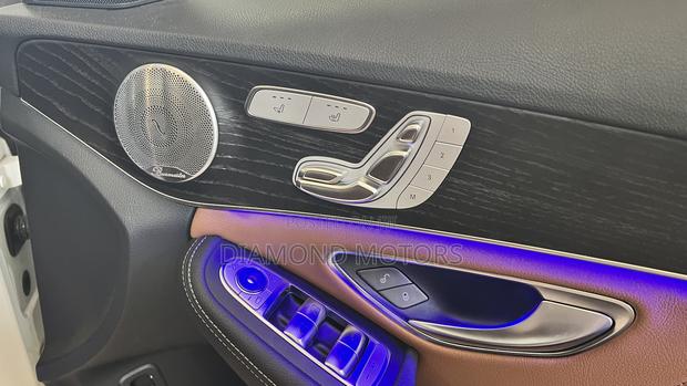 Mercedes-Benz C200 2020 Pearl