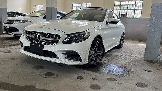 Mercedes-Benz C200 2020 Pearl
