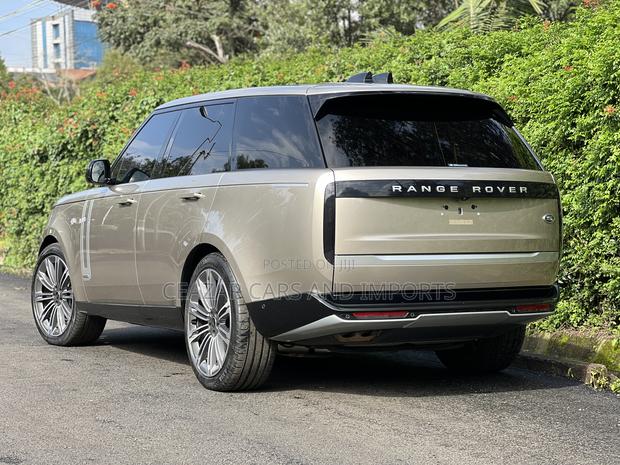 Land Rover Range Rover Vogue 2022 Gold