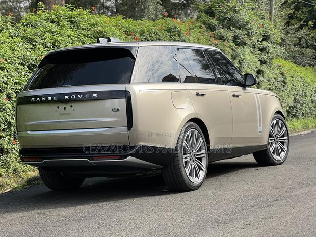 Land Rover Range Rover Vogue 2022 Gold