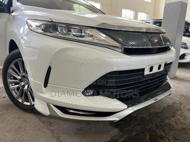 Toyota Harrier 2.0 4WD 2020 Pearl