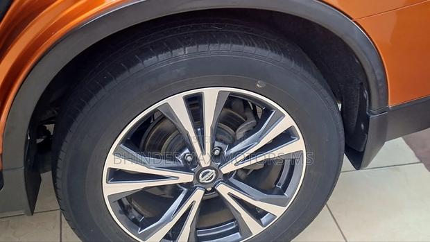 Nissan X-Trail 2.0 Petrol AWD 2019 Gold