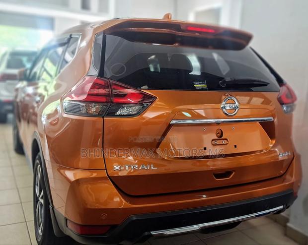 Nissan X-Trail 2.0 Petrol AWD 2019 Gold
