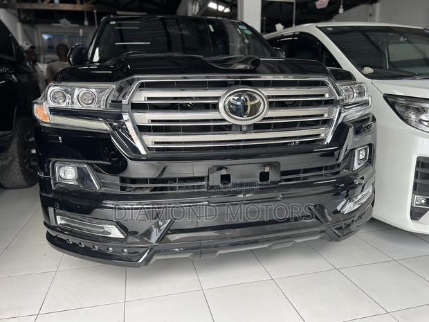 Toyota Land Cruiser 4.6 V8 ZX 2019 Black