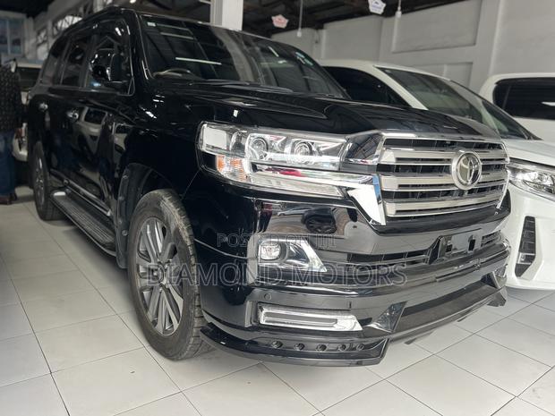 Toyota Land Cruiser 4.6 V8 ZX 2019 Black