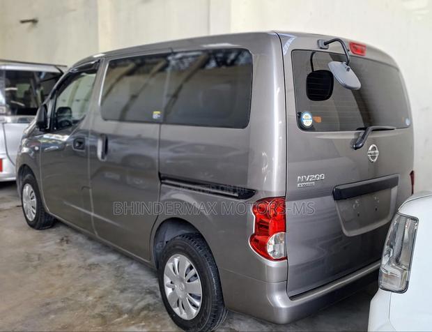 Nissan NV200 2019 Gray