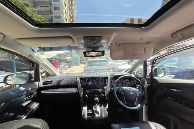 Toyota Alphard 2019 White