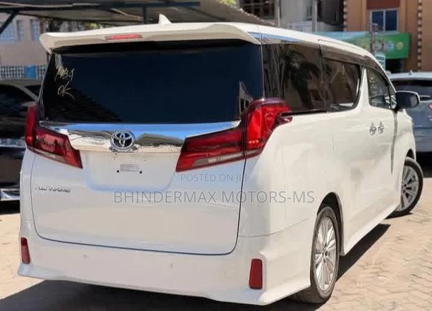 Toyota Alphard 2019 White