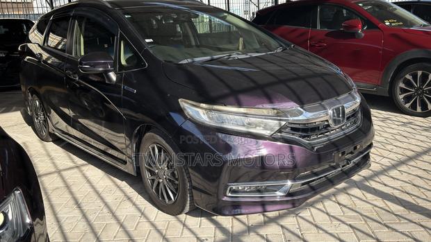 Honda Fit Shuttle 1.5 G 2WD 2020 Burgundy