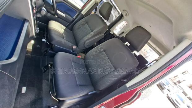 Toyota Roomy 2019 Red