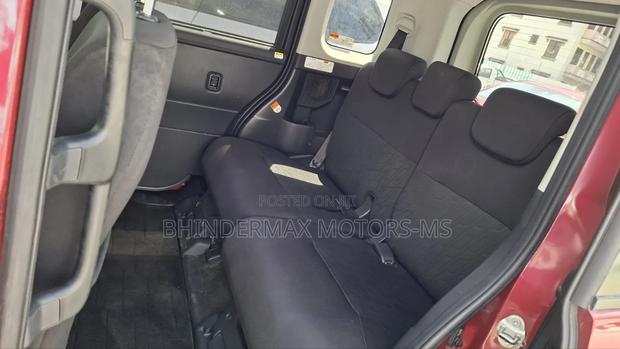 Toyota Roomy 2019 Red