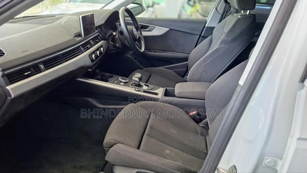 BMW 523i 2018 White