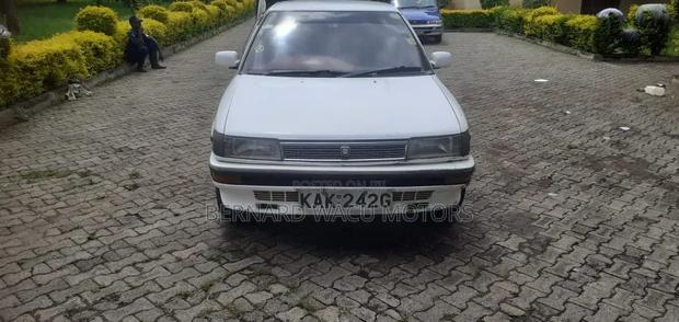 Toyota Corolla 1998 White