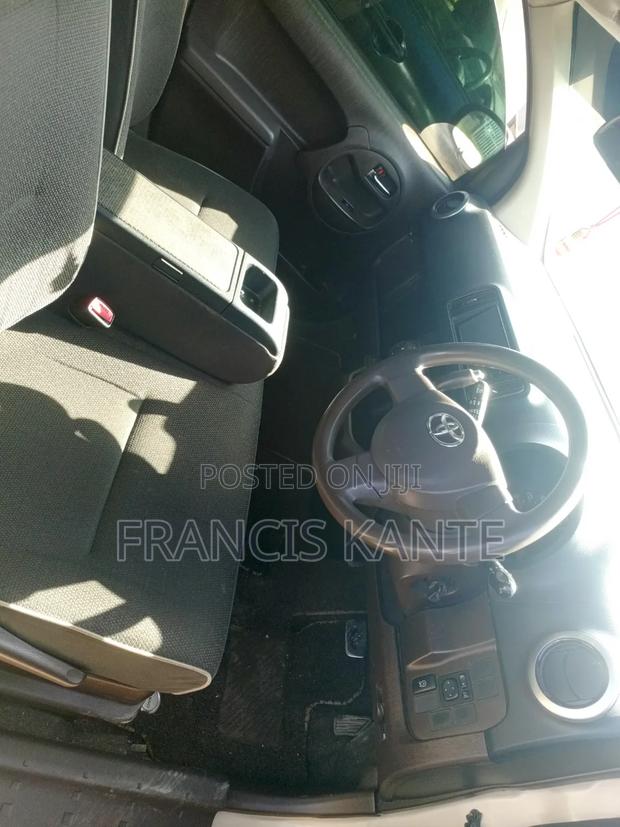 Toyota Passo 2016