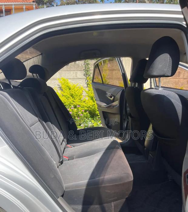 Toyota Premio 2011 Silver