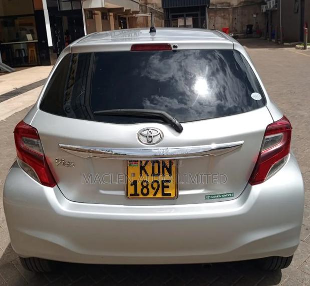 Toyota Vitz 2016 Silver