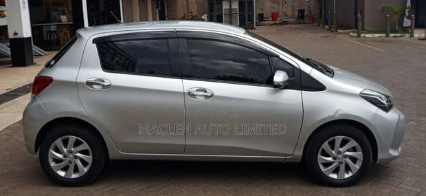 Toyota Vitz 2016 Silver