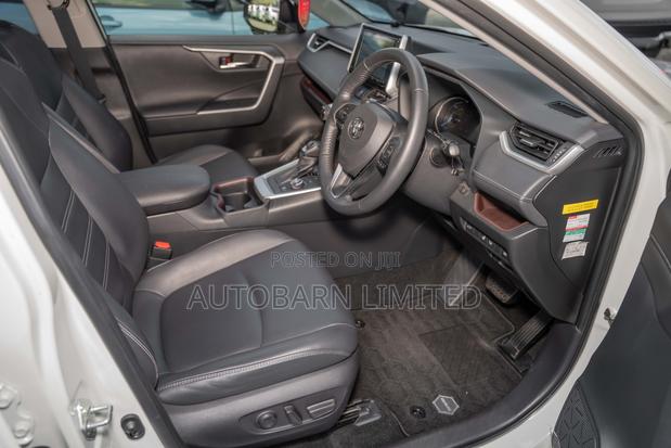 Toyota RAV4 2019 White