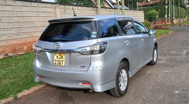 Toyota Wish 2015 Silver