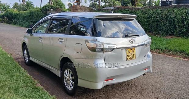 Toyota Wish 2015 Silver