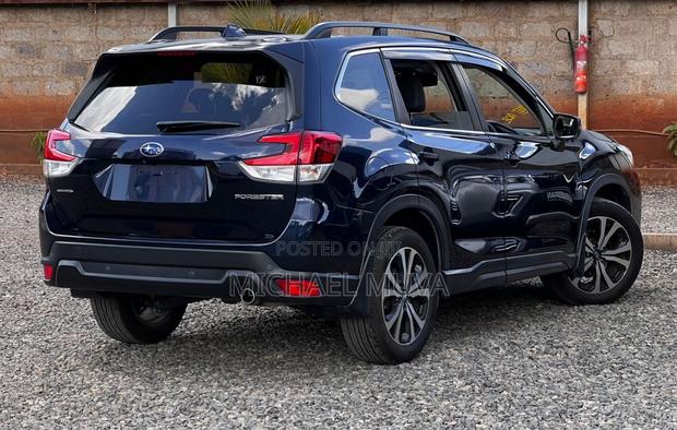 Subaru Forester Premium AWD 2019 Blue