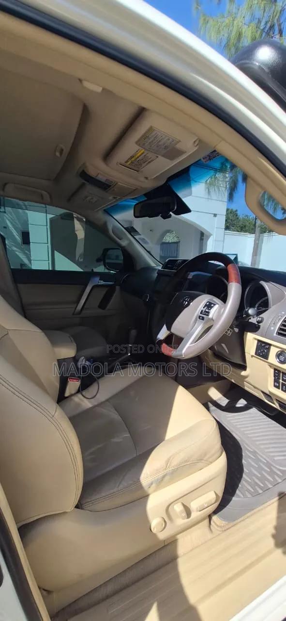 Toyota Land Cruiser Prado 2.8 2017 Pearl