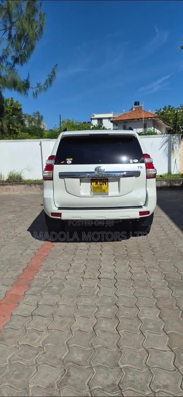 Toyota Land Cruiser Prado 2.8 2017 Pearl