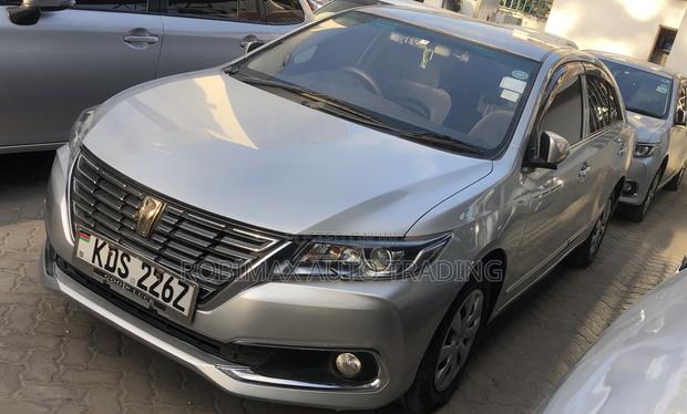 Toyota Premio 2.0 FWD 2018 Silver
