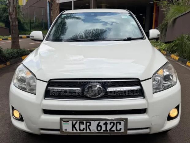 Toyota RAV4 2012 White