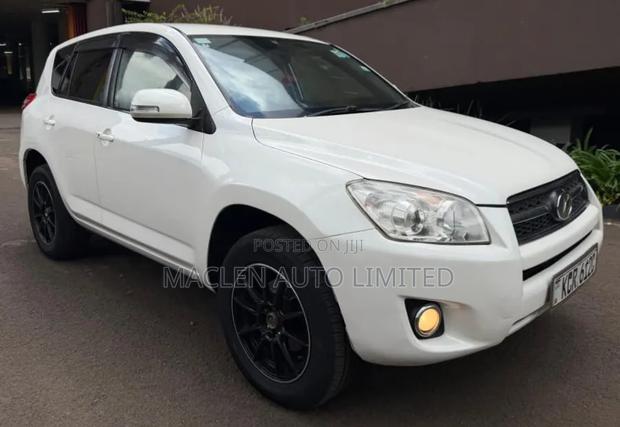 Toyota RAV4 2012 White
