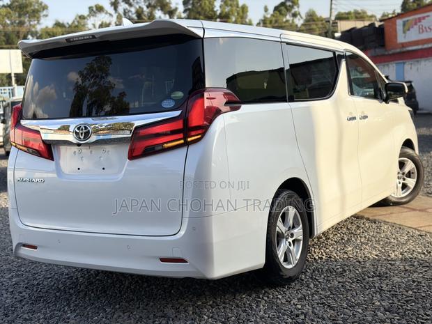 Toyota Alphard 2.5 Petrol FWD 2019 White