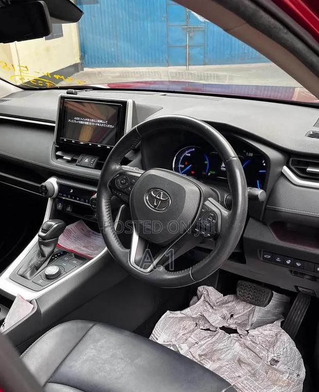 Toyota RAV4 Hybrid 2019 Maroon