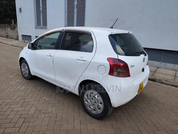 Toyota Vitz 1.3 FWD 5dr 2007 White