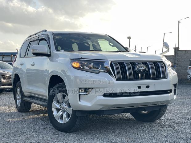 Toyota Land Cruiser Prado 2.8 2019 White