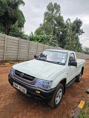 Toyota Hilux 2004 White for sale